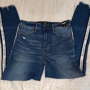 Abercrombie & Fitch Medium Blue Cropped Jeans